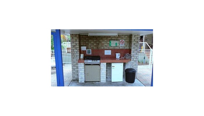 Budds Beach Apartments poza 6