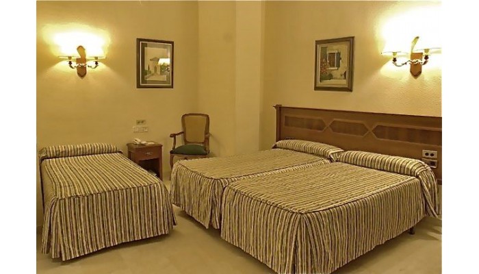 Hotel Reina Cristina poza 9