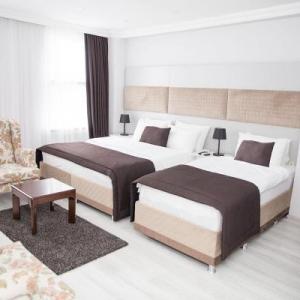 poza Hotel Babu House