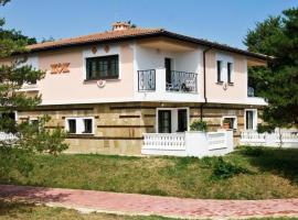 Hotel Holiday Village