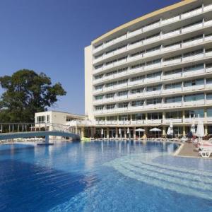 poza Grand Hotel Nirvana