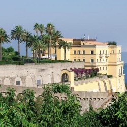 Imagine pentru Vico Equense City Break - Emilia Romagna 2025