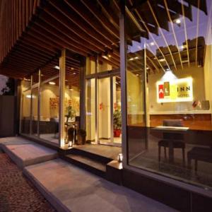 poza All Inn Hotel