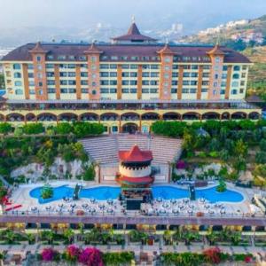 poza Hotel Utopia World