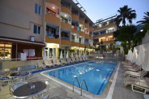 poza telefon Hotel Muz