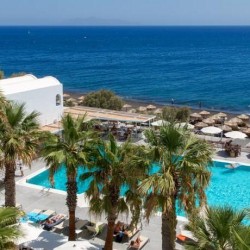 Imagine pentru Hotel Kamari Beach Charter Avion - Insula Santorini 2025