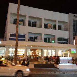 poza Anthea Apartments