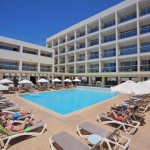 poza Hotel Nelia Gardens