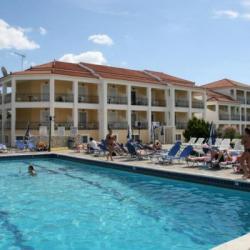Imagine pentru Village Inn Studios Family Aparments Cazare - Litoral Laganas la hoteluri cu Demipensiune 2025