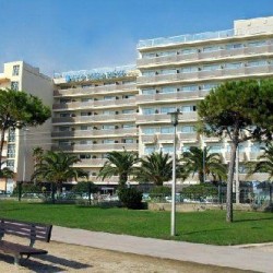 Imagine pentru Hotel Htop Pineda Palace Charter Avion - Costa Brava la hoteluri cu Pensiune completa 2025