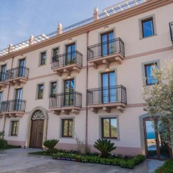 Imagine pentru Messina Cazare - Litoral Insula Sicilia la hoteluri de 4* stele 2025