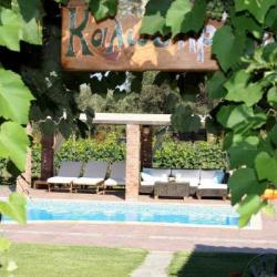 Imagine pentru Hotel Ta Petrina Cazare - Vourvourou (sithonia) 2023