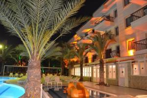 poza telefon Cinar Family Suite Hotel