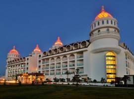 Hotel Side Crown Serenity