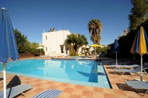 poza telefon Hotel Evilion