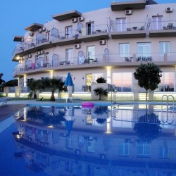 Imagine pentru Renieris Hotel Cazare - Stalos, Chania 2026