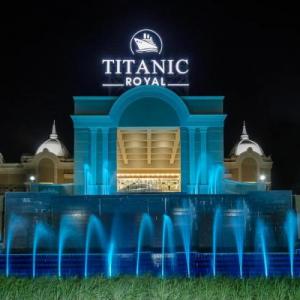 poza Hotel Titanic Royal