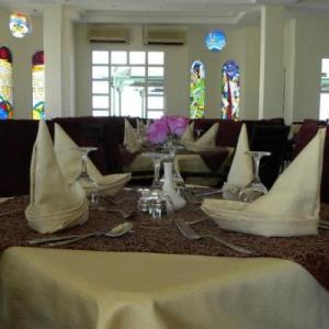 poza Hotel Grand Halomy Megan