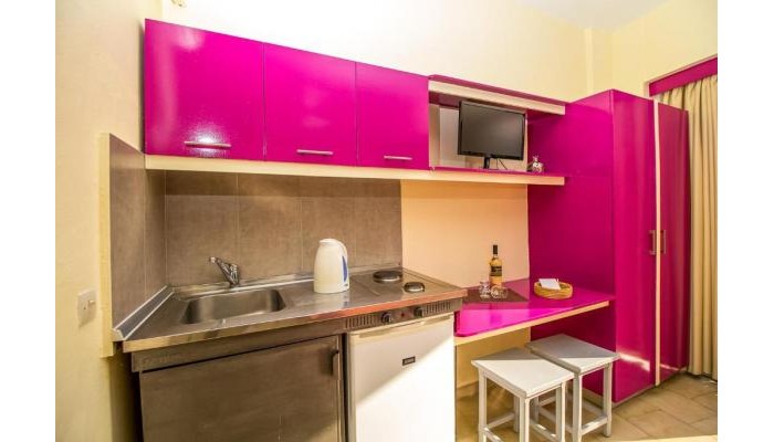 Takis Hotel poza 4