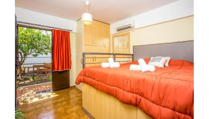Takis Hotel poza 3