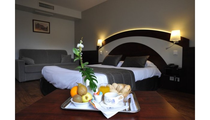 Inter-hotel Le Lion D'or St Brice poza 4