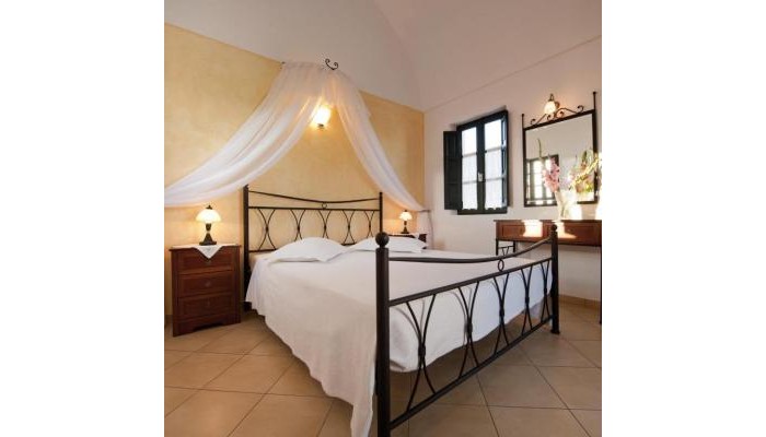 Anthonas Apartments poza 2