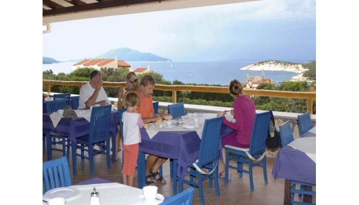 Hotel Zlatni Lav - Martinscica poza 5