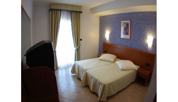 Hotel Zlatni Lav - Martinscica poza 21