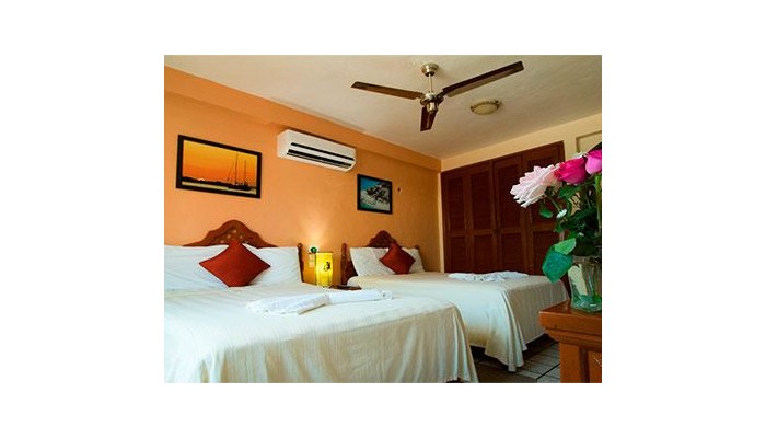 Hotel Bucaneros poza 3