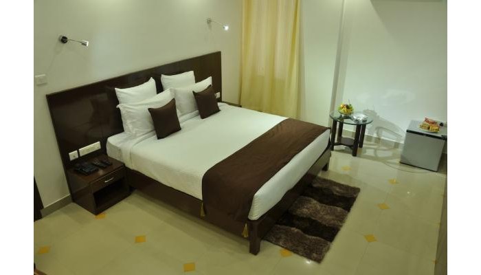 Hotel Holiday Home poza 0