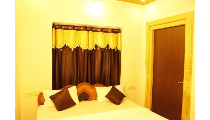 Hotel Dylan Cafe And Guest House poza 1