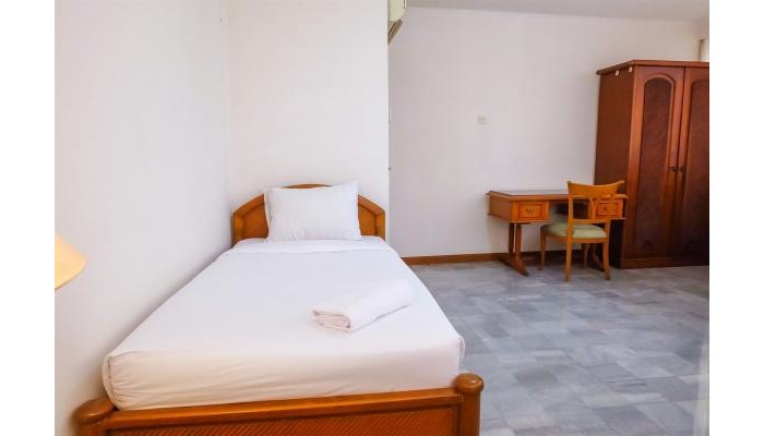 3 Bedrooms Luxury Senopati Scbd Apartment By Travelio poza 3