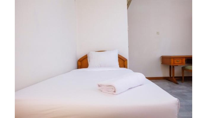 3 Bedrooms Luxury Senopati Scbd Apartment By Travelio poza 5