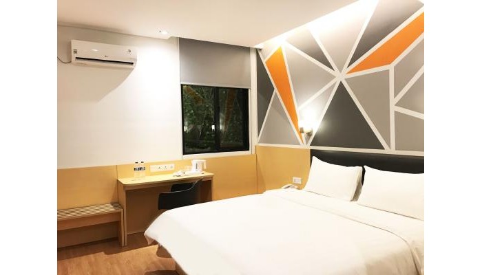 Hotel 7 Days Premium Jatinegara poza 4