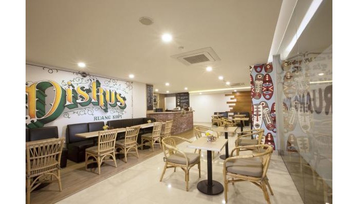 Verse Lite Hotel Pembangunan poza 3