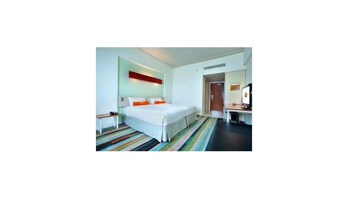 Harris Hotel & Convention Kelapa Gading poza 3