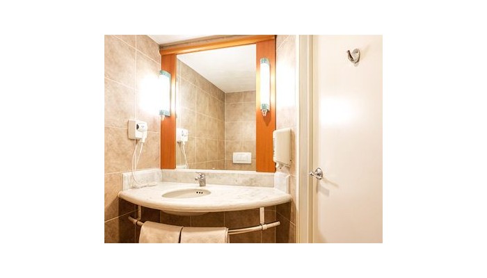 Hotel Ibis Guadalajara Expo poza 8