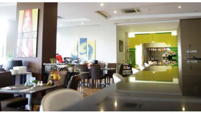 Hotel At Hom Premiere Cilacap poza 2