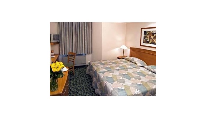 Hotel Town Lodge Airport poza 0