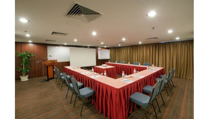 Crystal Crown Hotel poza 4