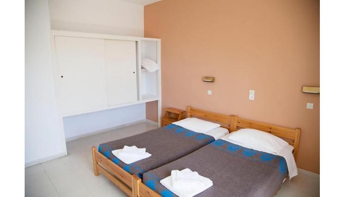 Manolis Studios poza 3