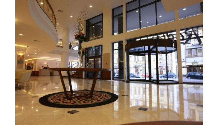 Radisson Blu Hotel Kyiv Podil poza 9