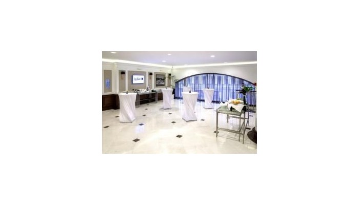 Radisson Blu Hotel Kyiv Podil poza 1