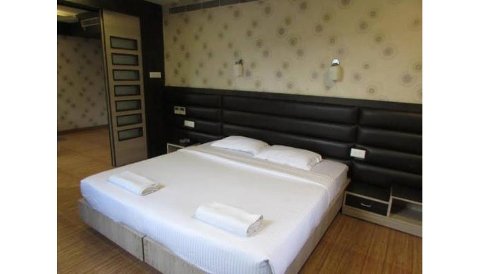 Fabhotel Arya International Elgin Road poza 0