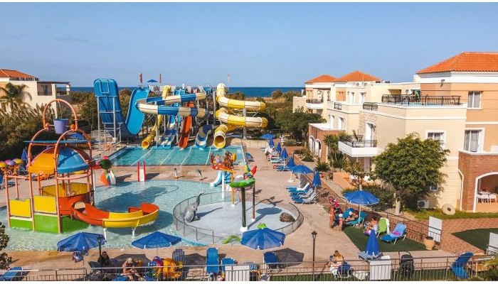Chrispy Waterpark Resort poza 18