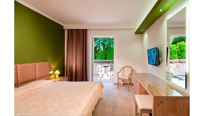 Alexandra Beach Hotel poza 3