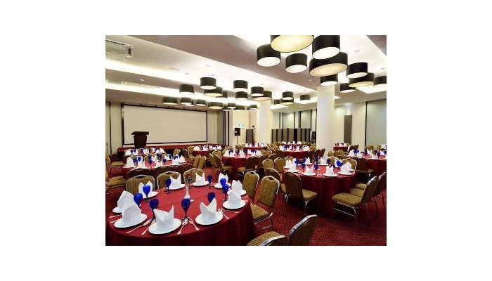 Holiday Villa Hotel And Suites poza 9