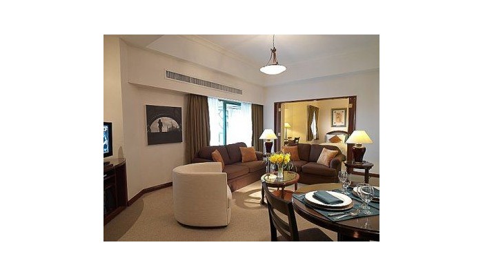 Ambassador Row Hotel Suites poza 11