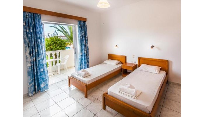 Derekas Apartments poza 1