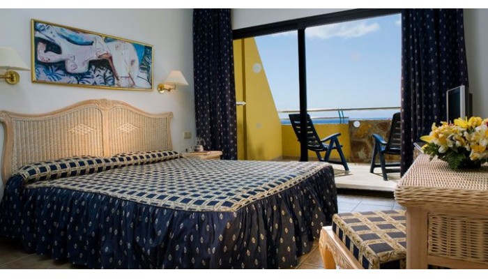 Aparthotel Bluebay Beach Club poza 1